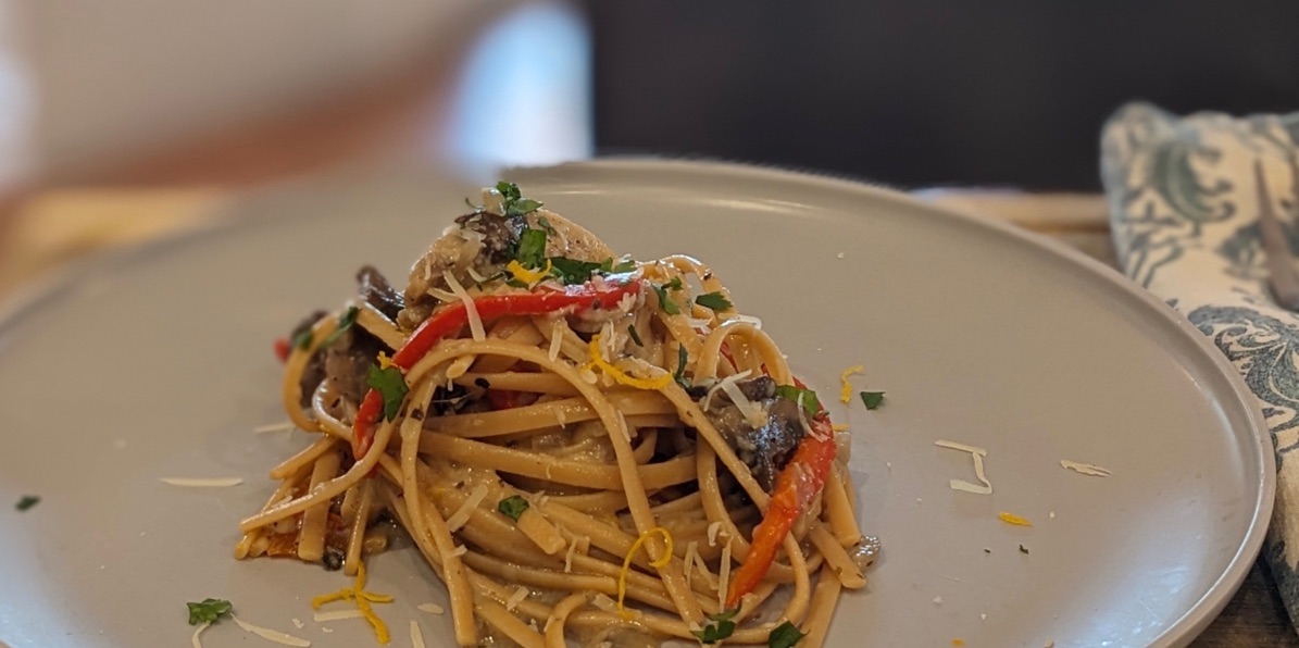 Chicken, Mushroom, and Bell Pepper Pasta with Greek Yogurt